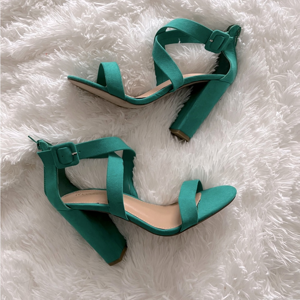 Teal Crisscross Chunky Heel: size 8